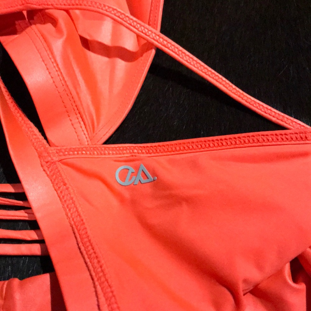 Bikini - Picture 7 of 8